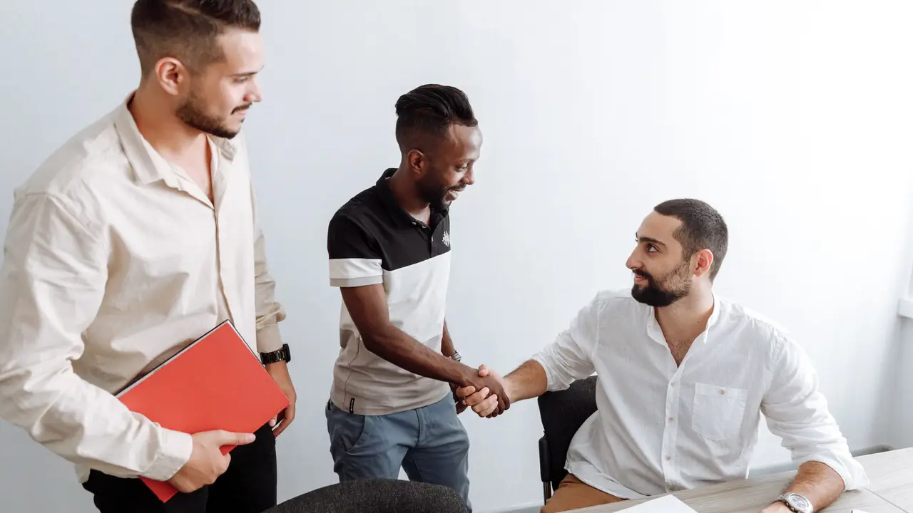 Como conseguir o primeiro emprego sem experiência: guia prático